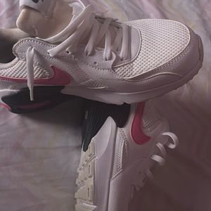 Brand new shoes, wore only ONCE, no ware and tear